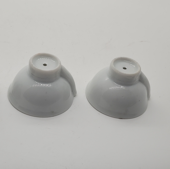 Vintage lot of 4 Set White Porcelain Japanese Sake Cups Spout hole bottom - Picture 6 of 7